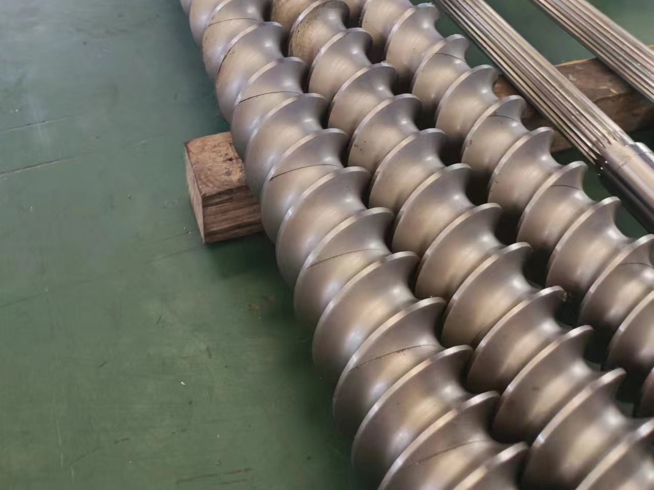 盘点三螺杆挤出机的优缺点各有哪些