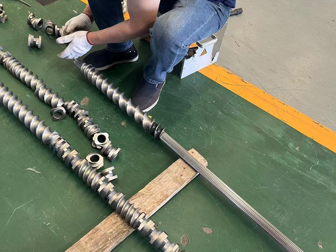 挤出机机筒螺杆质量不稳定会有哪些影响？