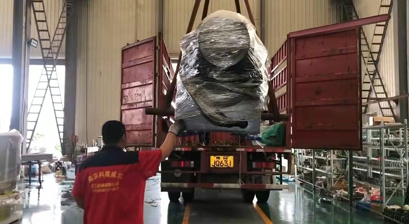 科隆威尔75双螺杆挤出机装车现场